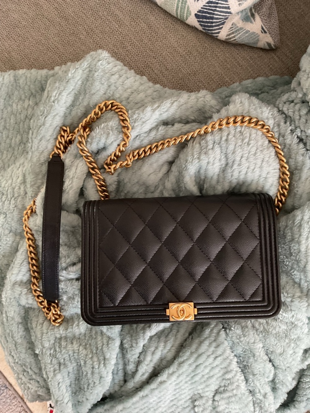 CHANEL Black Boy Wallet on Chain quilted caviar - Picture 3 of 6